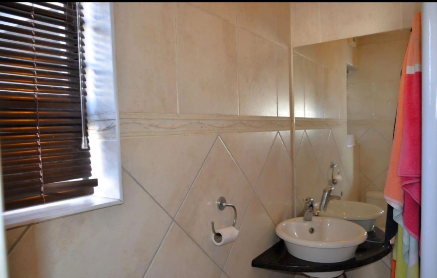 3 Bedroom Property for Sale in Wavecrest Eastern Cape